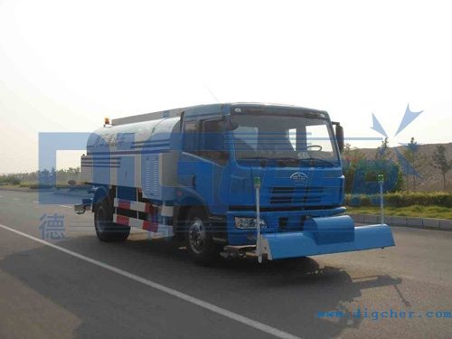 管（guǎn）道清洗抽（chōu）泥車