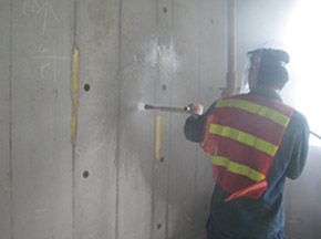 高（gāo）壓水混凝土鑿毛讓施工（gōng）現場不再（zài）粉塵飄飄