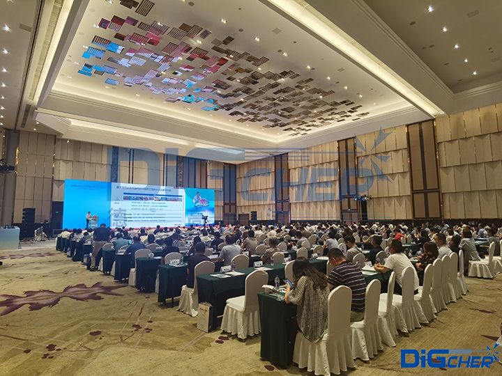 中國石油石化（huà）工程建設高峰（fēng）論壇暨七屆四次理事（擴大）會議