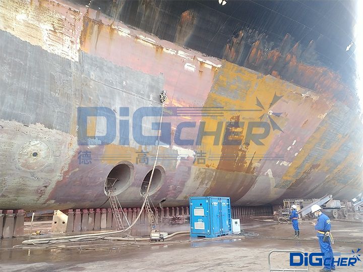 CR4D船舶除鏽爬（pá）壁機器人弧麵作業