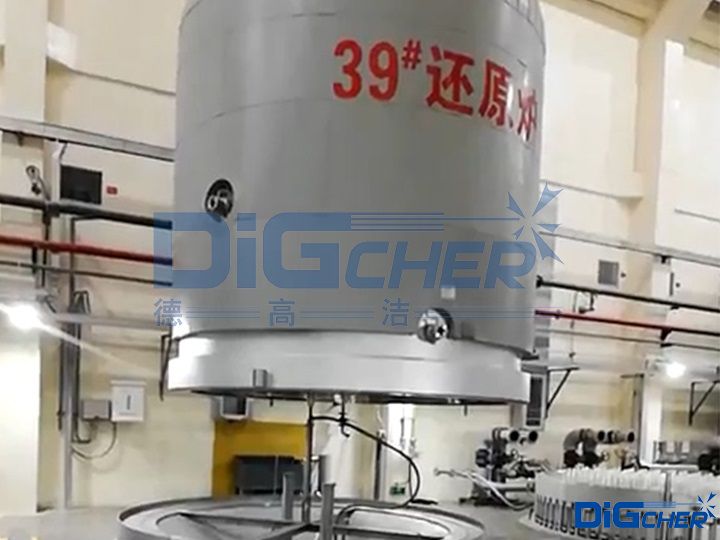 www.91潔第五代高壓（yā）水（shuǐ）自動化多晶矽還原（yuán）爐鍾罩清洗係（xì）統（tǒng）