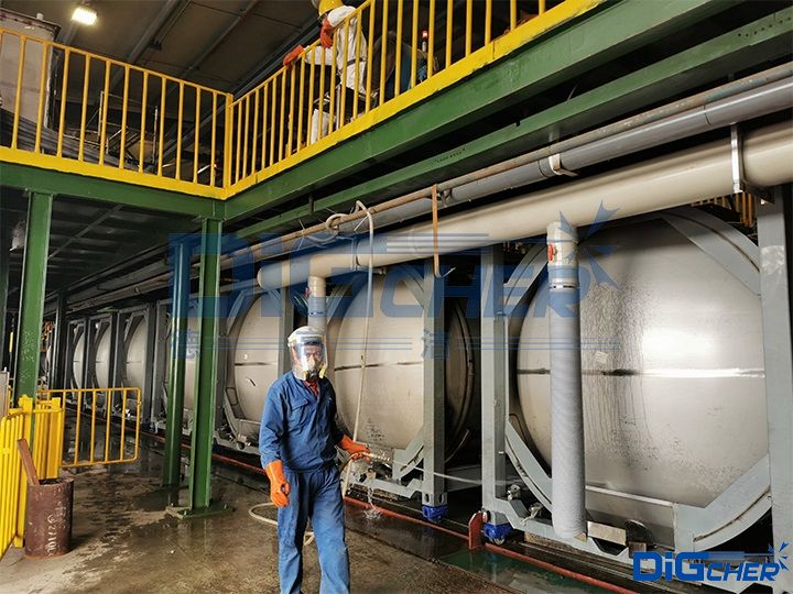 待洗的罐式集（jí）裝箱