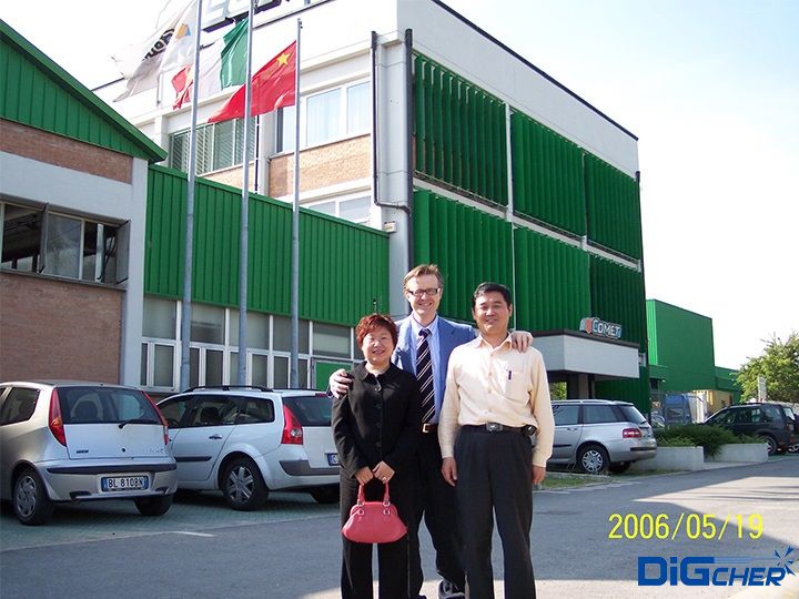 李總攜夫人在意大利考（kǎo）察供應商一