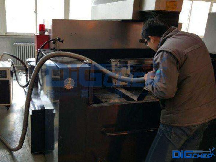 固液分離工業吸塵器（qì）吸油作業