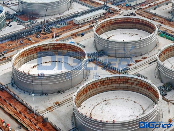 石（shí）化設備待防腐除鏽