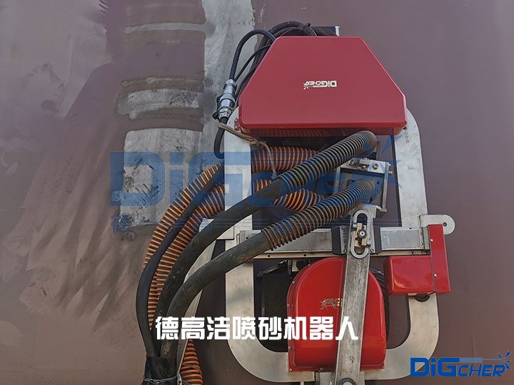 德（dé）高潔（jié）噴（pēn）砂機器人