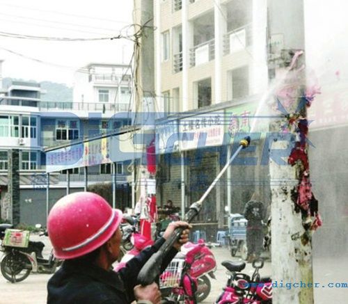 電（diàn）線杆小廣（guǎng）告清理