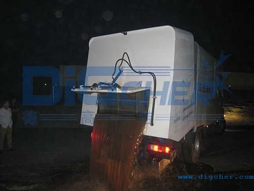 公鐵（tiě）兩用軌道清潔車排汙