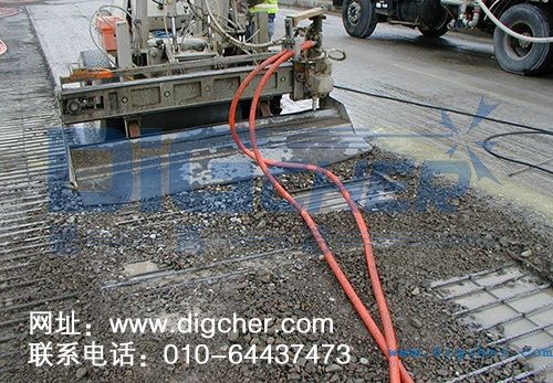 高壓水（shuǐ）混凝土路麵破碎