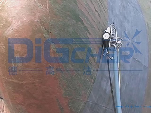 德（dé）高潔自動（dòng）船體爬壁（bì）機器人