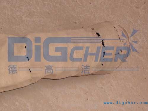 濾袋沿骨架橫筋（jīn）方向磨損