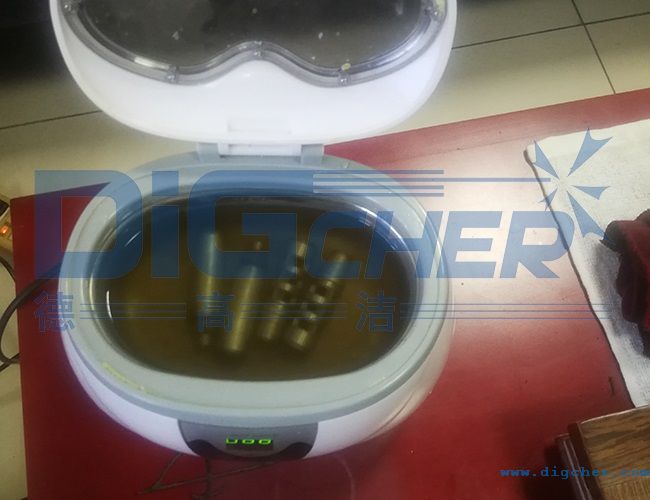 零（líng）件表麵除鏽