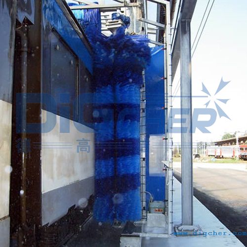 地鐵車輛側麵（miàn）刷洗